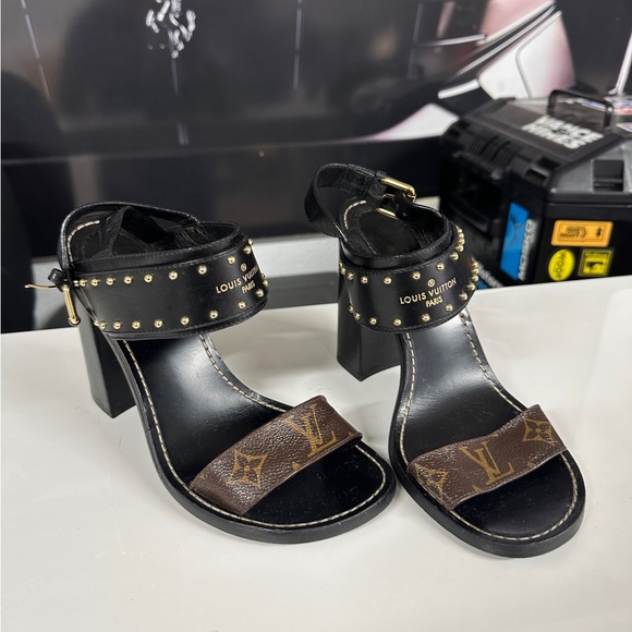 Louis Vuitton Heels - Picture 2 of 6